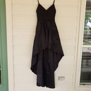 B Smart Dress Women’s 5-6 High Low Maxi Fit Flare Lace V-neck Formal Sleeveless